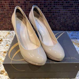 New enzo angiolini light taupe patent heels size 8